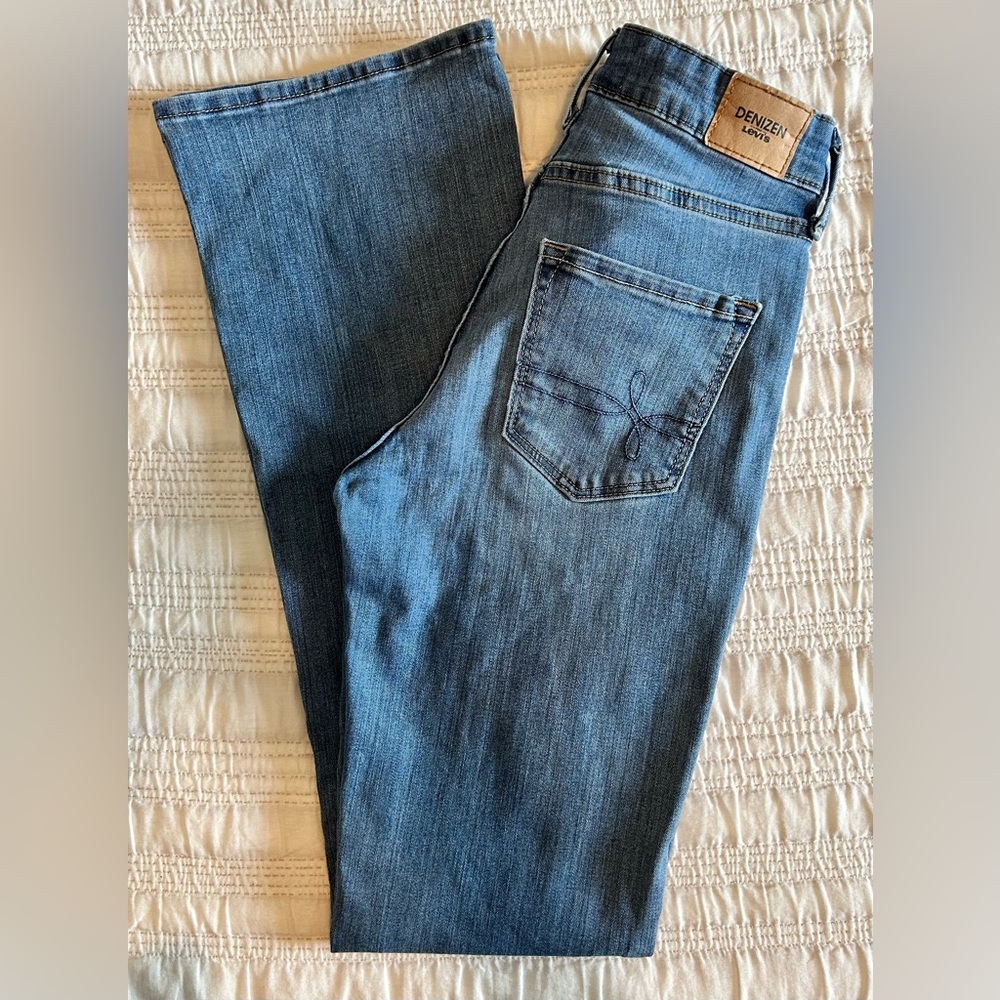 Denizen from Levi's Women's mid rid bootcut Jeans in Classic Blue size 2 - Picture 10 of 10